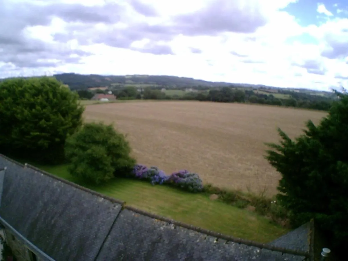 Chez Herveline Le Fer Plouigneau Bed & Breakfast
